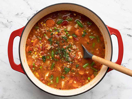طرز تهیه سوپ جو؛ پیش‌غذای خوشمزه و رژیمی