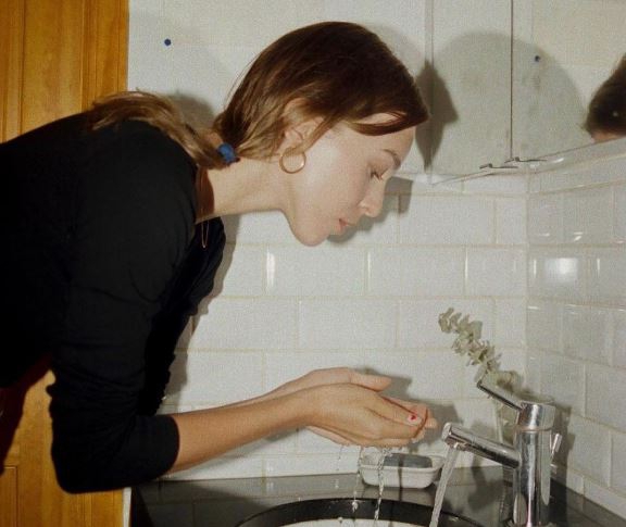 ۱۵ نکته طلایی برای داشتن پوستی شفاف بدون صرف هیچ هزینهای ۱۵ نکته طلایی برای داشتن پوستی شفاف بدون صرف هیچ هزینهای