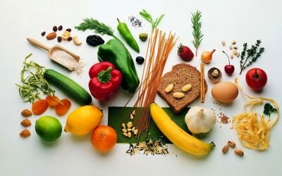 ۱۰ ماده غذایی مفید برای سلامت لثه و دندان‌ها