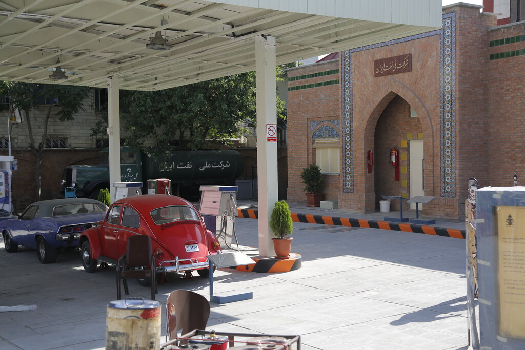 عکس| اولین پمپ‌بنزین تهران‌ کجا بود؟/ بنزین ‌لیتری ‌۱/۵ریال!