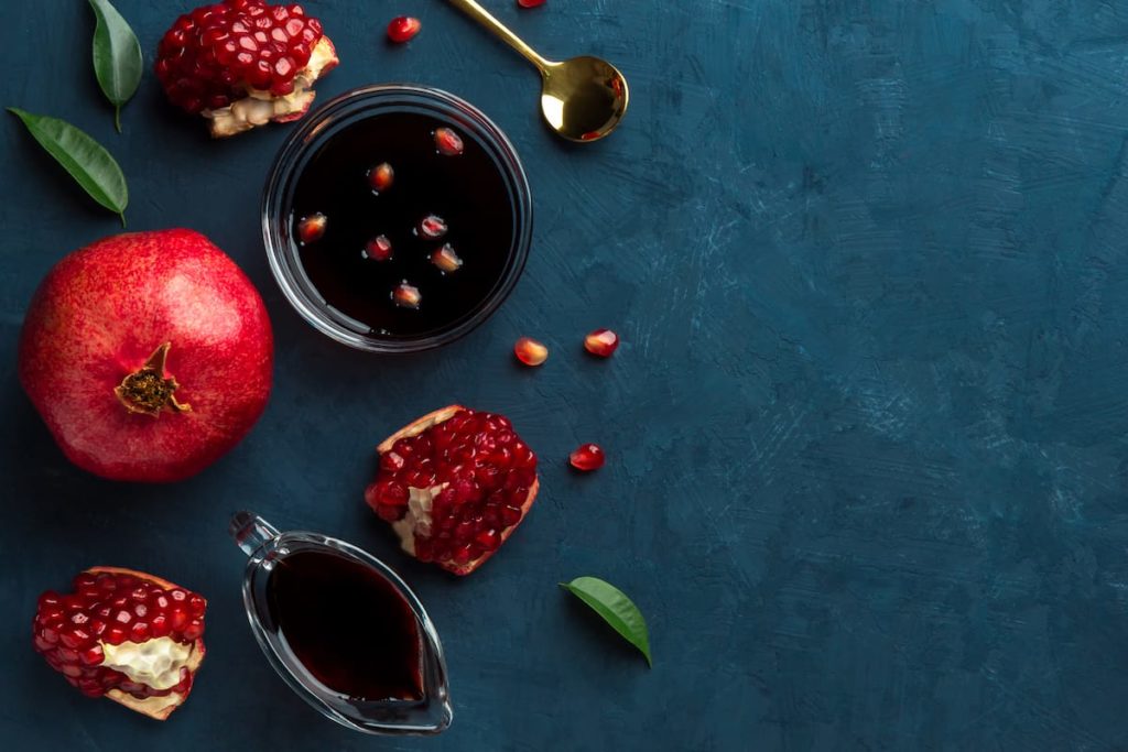 ۲ روش ساده برای تهیه رب انار خوش رنگ در خانه